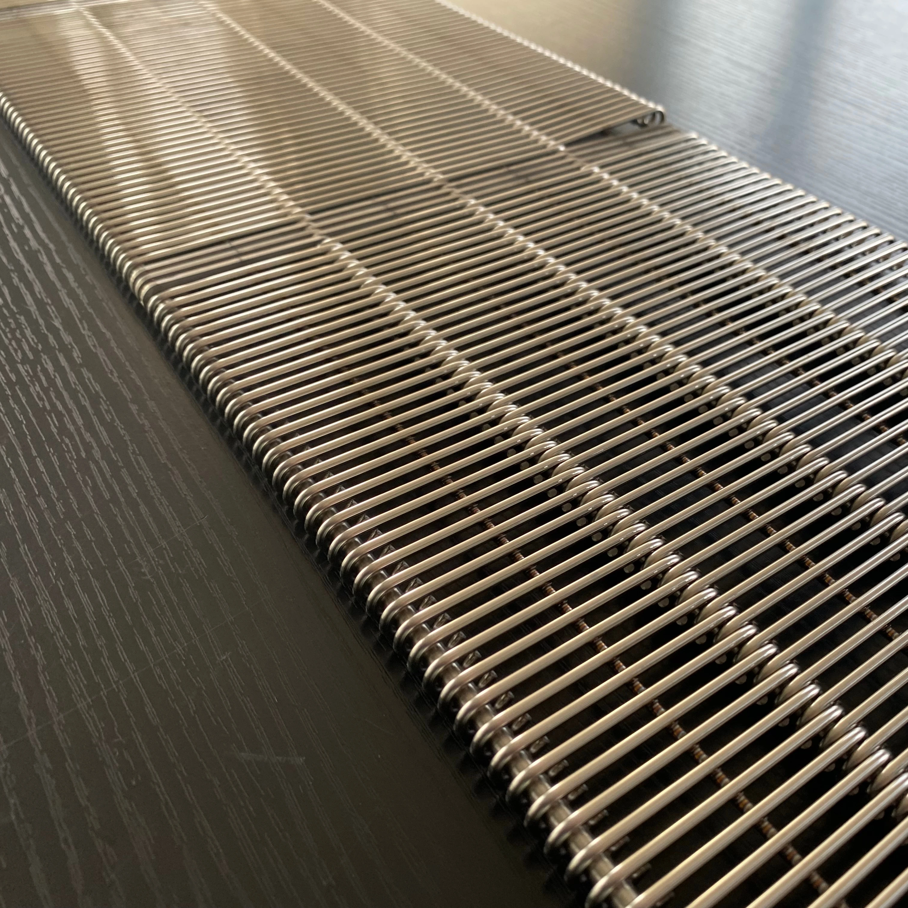 Food Grade AISI304 Eye Link Wire Mesh Conveyor Belt Used For Tunnel Freezer