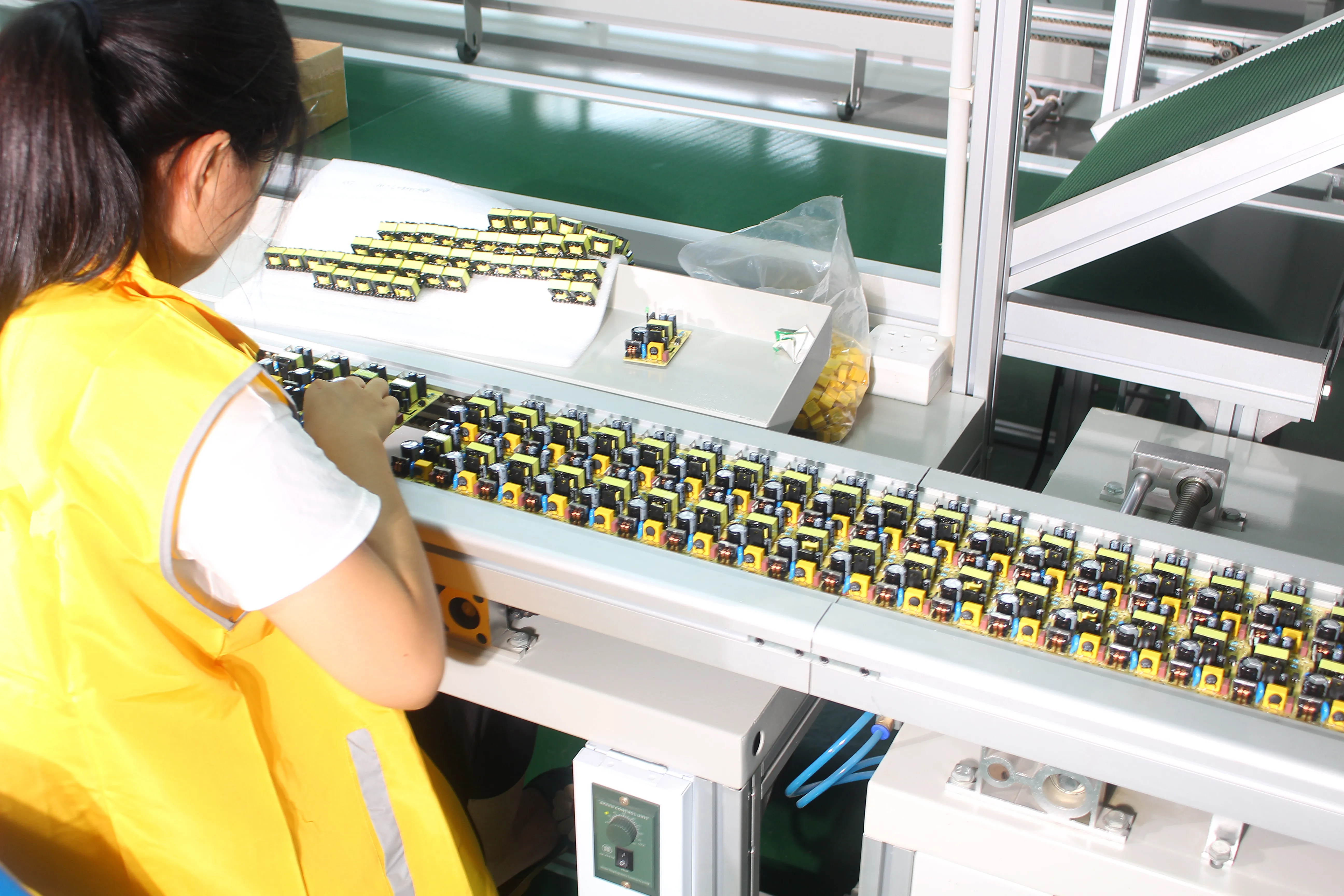 Штепсельная Вилка европейского стандарта черный настенный адаптер DC 5V 6V 9V 12V 15V 20V 24V 12 Вт, 15 Вт, 18 Вт, 24 Вт, 0.5A 1A 2A 3A переменного тока Адаптеры источнтика питания