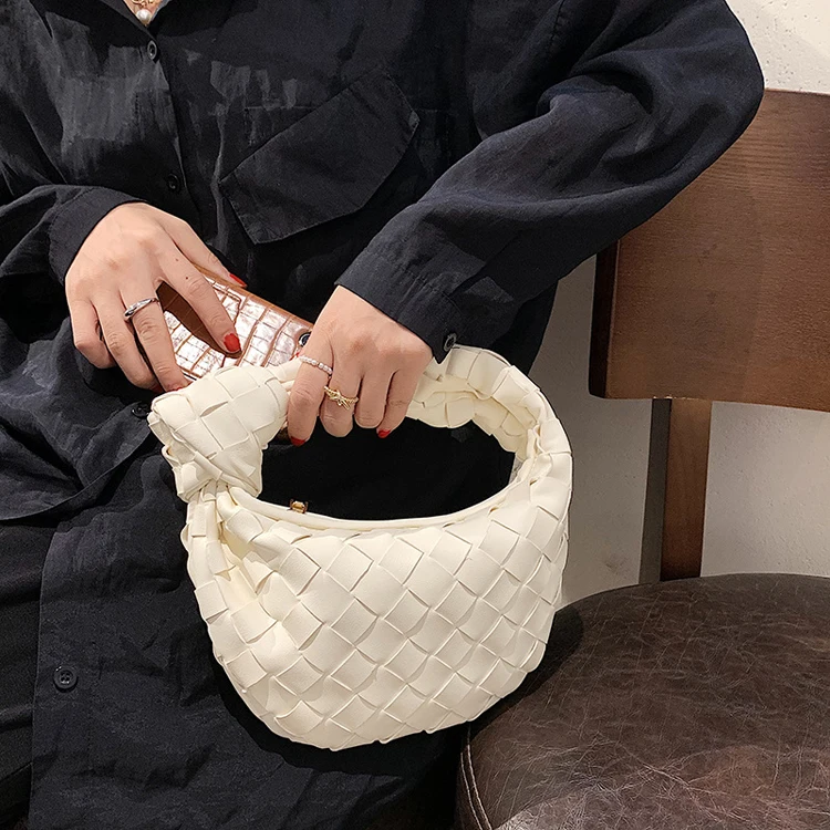Guangzhou Factory Women Fashion Designer Woven Cross Armpit Hobo Knot Bags Ladies Handbags Clutch Bag Purses Croissant Bag