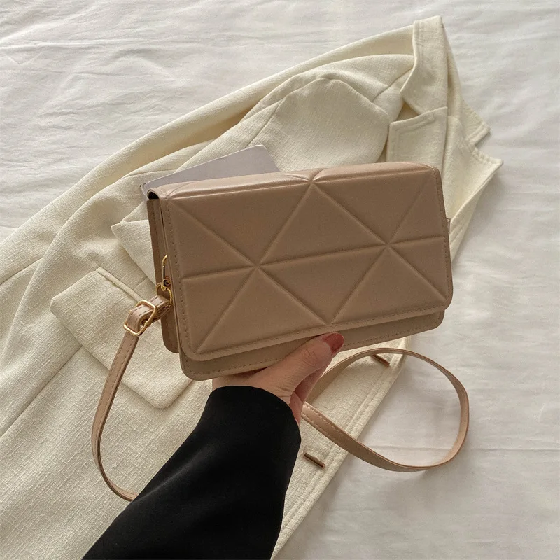 New fashion indentation crossbody simple casual ladies bags in china wholesale fashion bag 2024