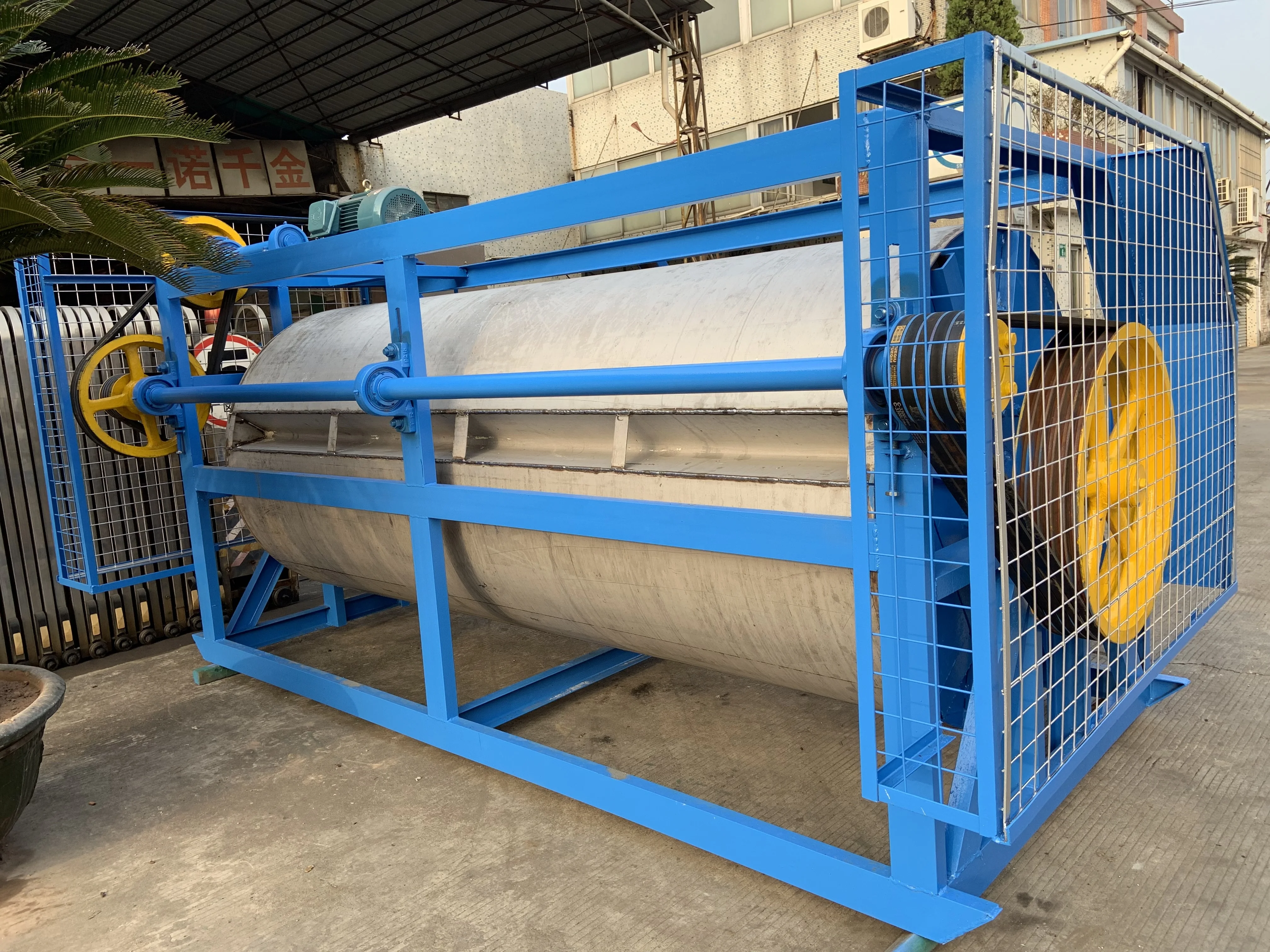 Automatic clothes pattern making machine for garment