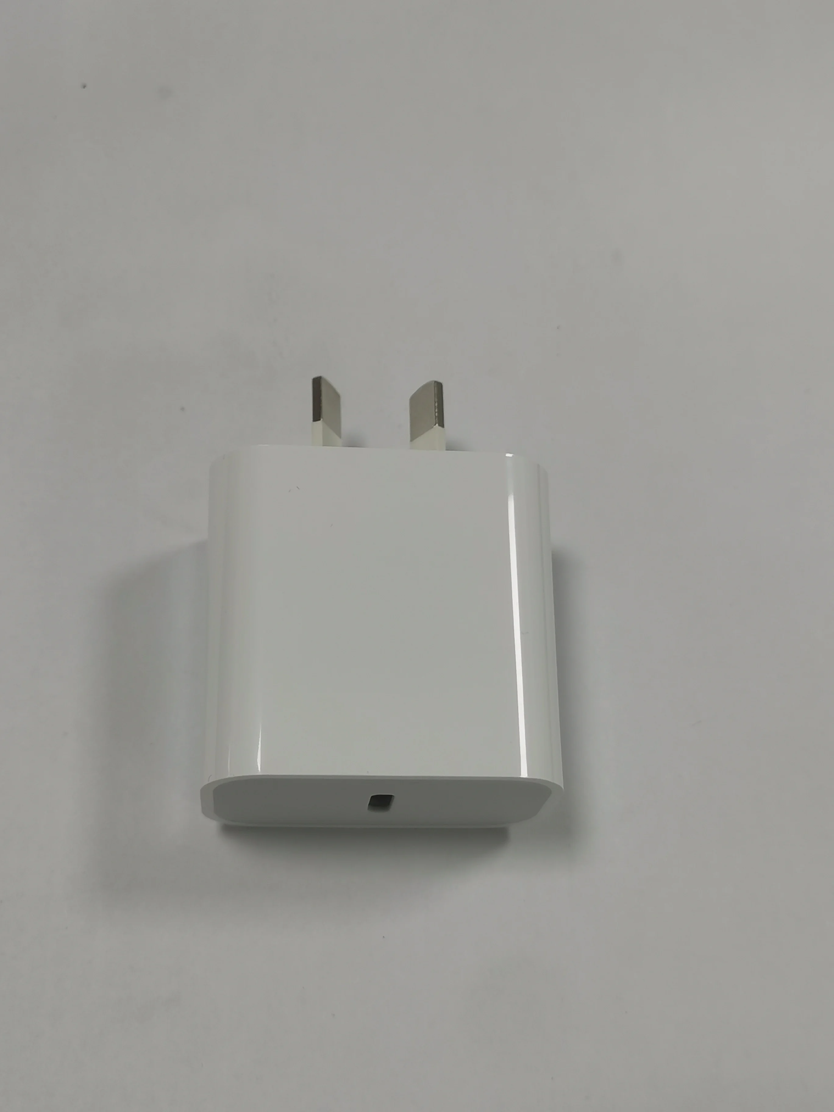 Classic Genuine High-Quality Mobile Phone Charger New Design Trend Product Fast Charging Cable Data Plug