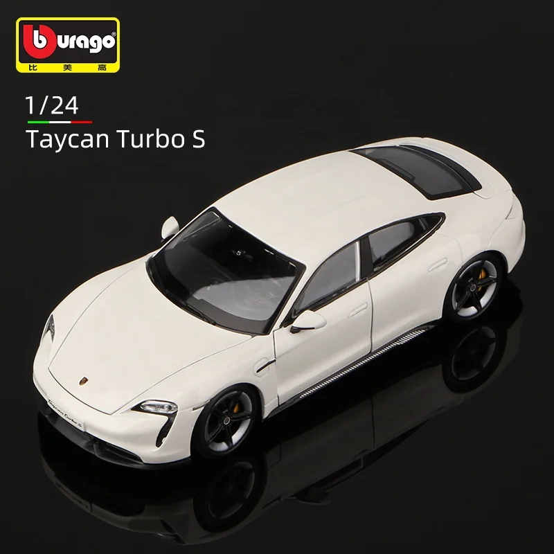 Модель 1:24 автомобиля из сплава