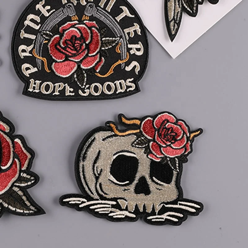 Shenglan Bleeding Roses Skull Patch  Realistic Halfskull Calavera Skeleton Embroidered Iron On patches for Jackets Clothing