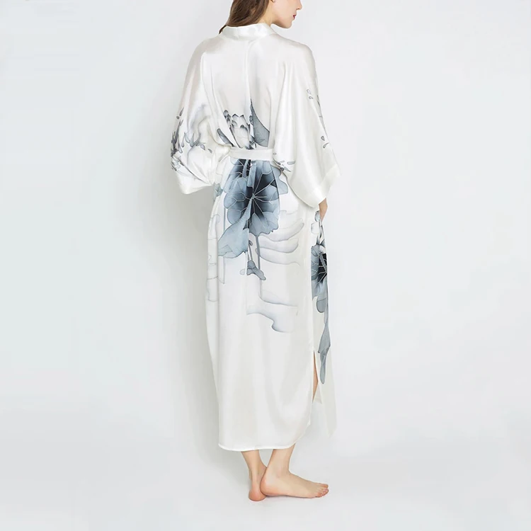 Low Price Cotton Long Printed Silk/Women's Satin Custom Pajamas with Free Sample, Made in China