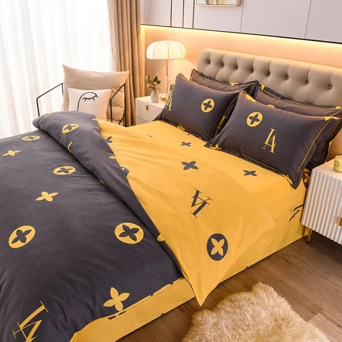 Top Brand Luxury Reversible Monogram Bedding Sets King Queen Size Modern Cotton Flat Sheet Duvet Cover Sets 4-in-1