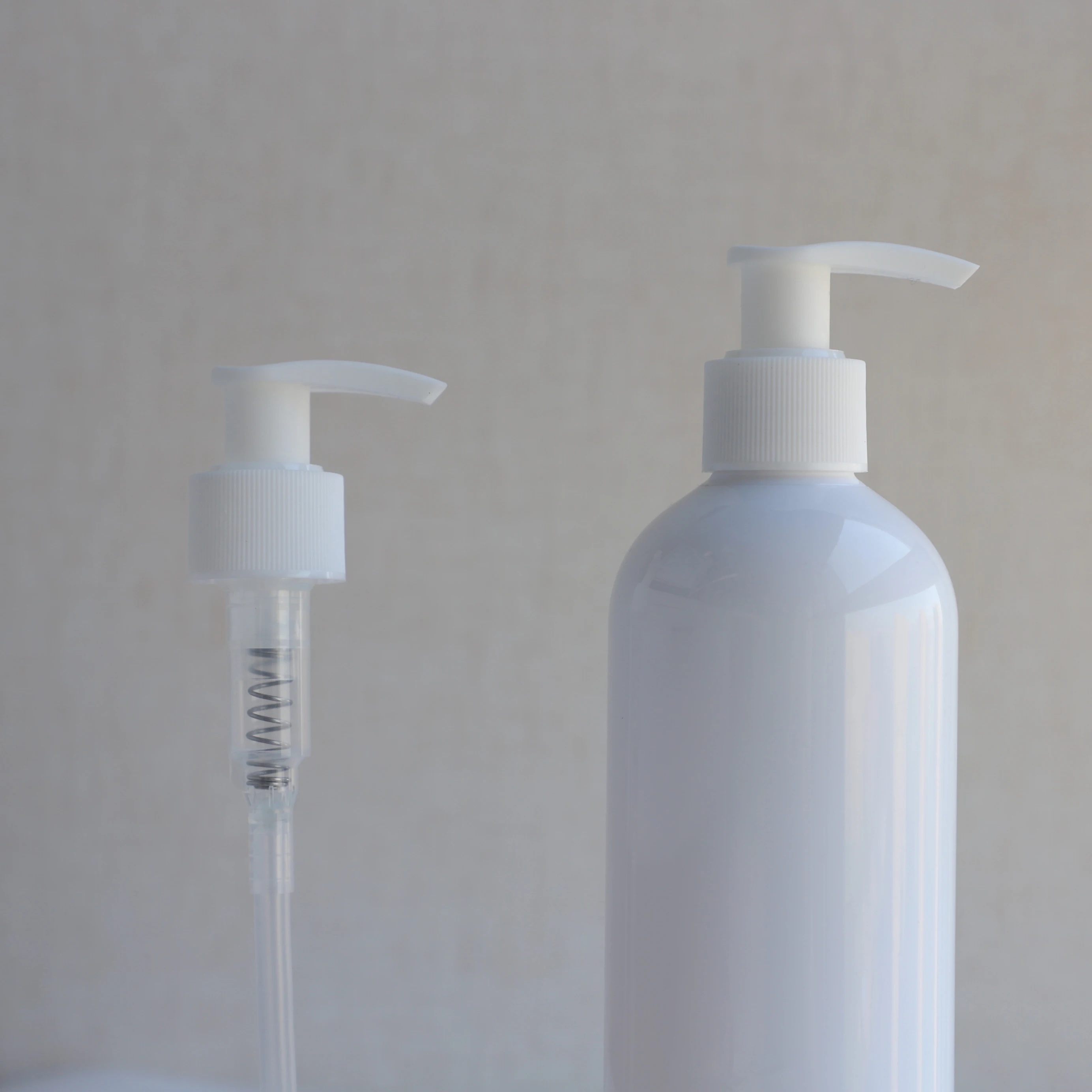 In Stock 24 410 White Plastic Lotion Pump Shampoo Dispenser Pump