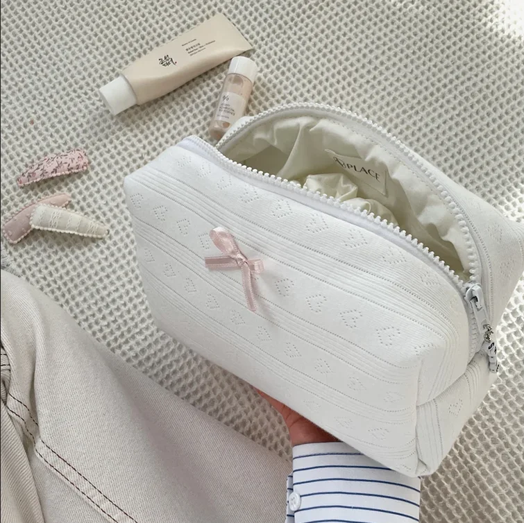 zhejiang flower toiletry price and quality travel beauty makeup brushes with carrying bag gift cosmetic for women wholesale cute