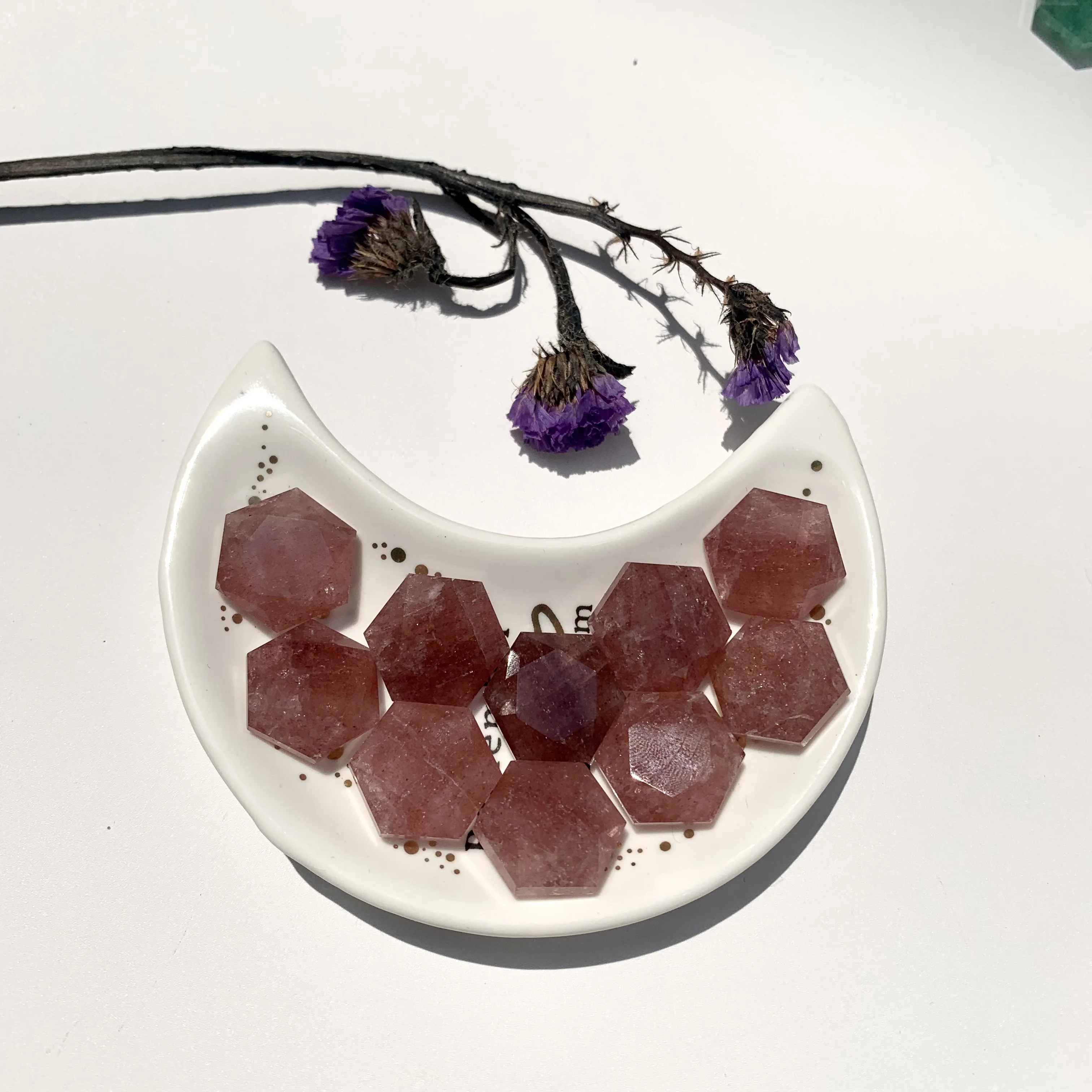 Natural Red Strawberry Healing Gemstone Hexagram Faceted Satellite Shape Pendant Spiritual Energy Jewelry