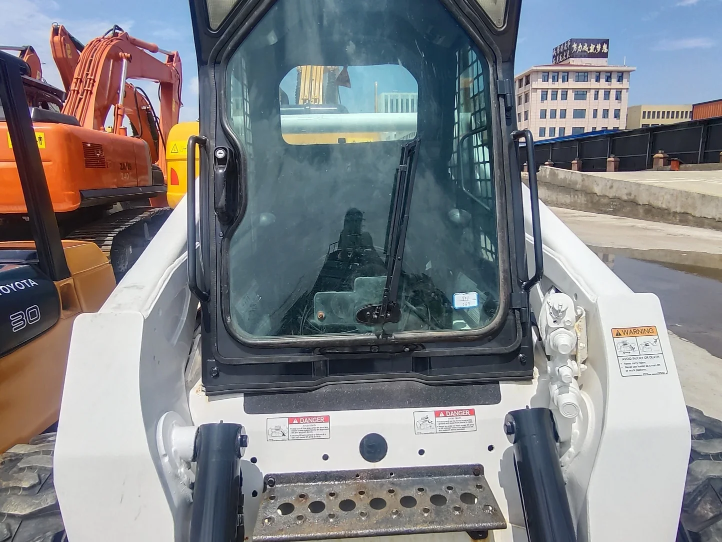 Распродажа 3 75 тонный Подержанный мини-погрузчик BOBCAT S300-американская строительная техника в наличии