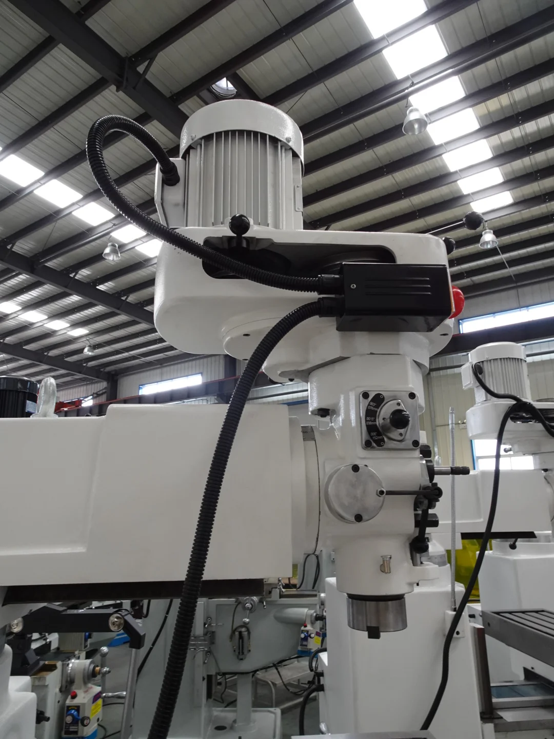 Cheap  Vertical Turret Dro Milling Machine Fresadora De Torreta Variable Speed Milling Machine For Metal  X6325D