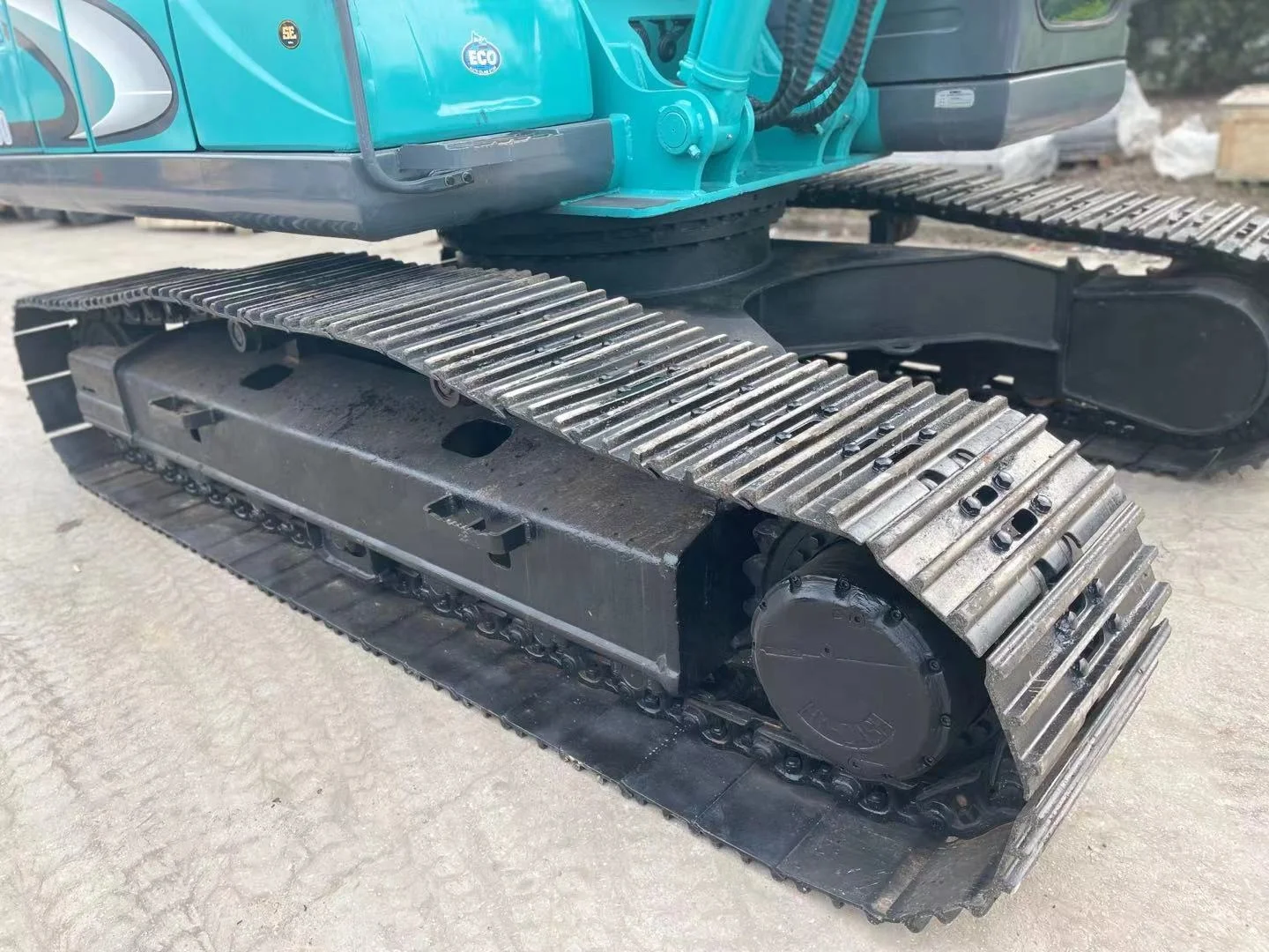 Good condition original KOBELCO SK200 SK200LC-8 used excavators on working