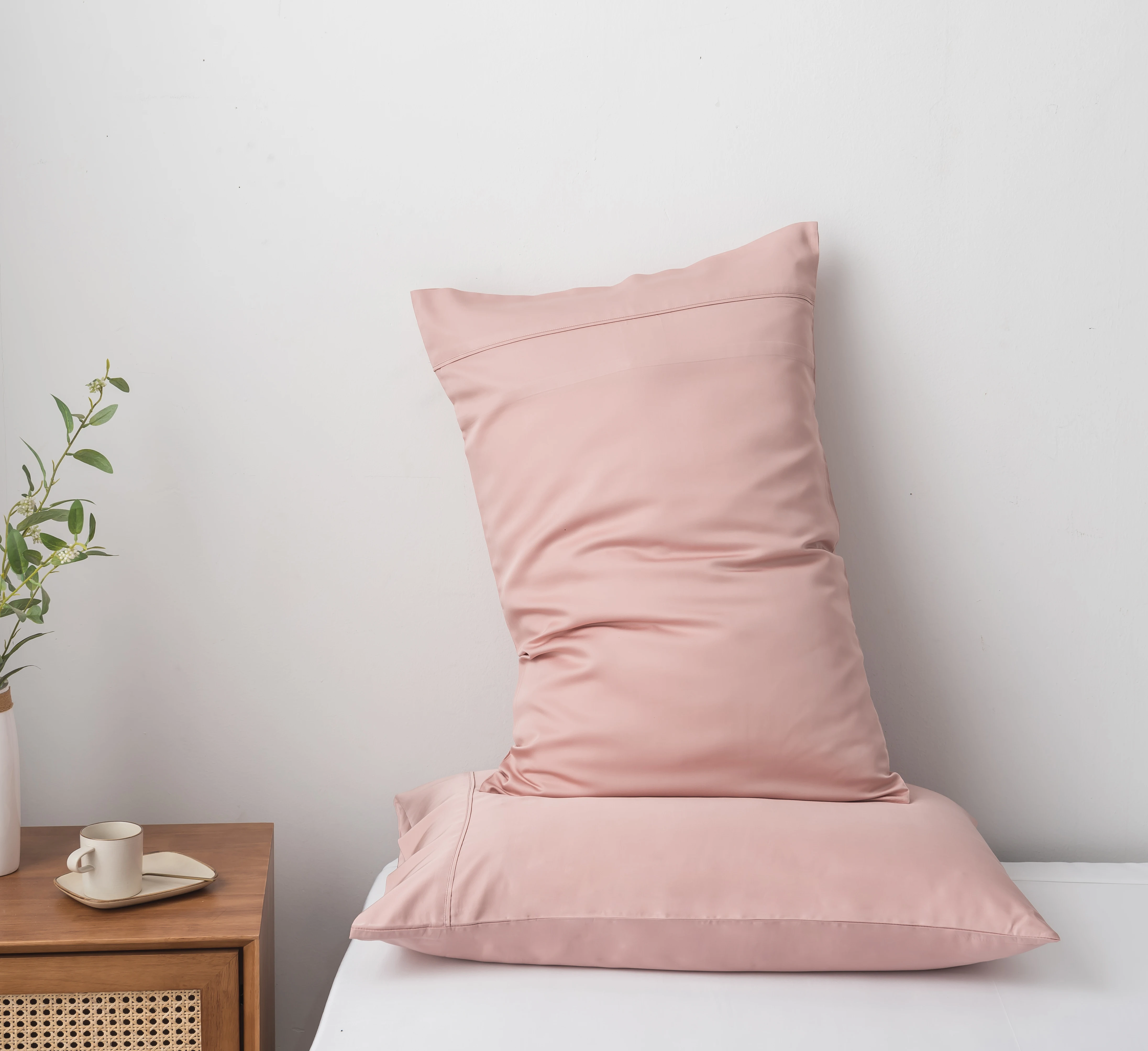 2024 Hot Sale 300TC Bamboo Lyocell Viscose Cooling Sheet Set King Size Cozy Solid Plain Bamboo Bedding for Home or Hotel Use