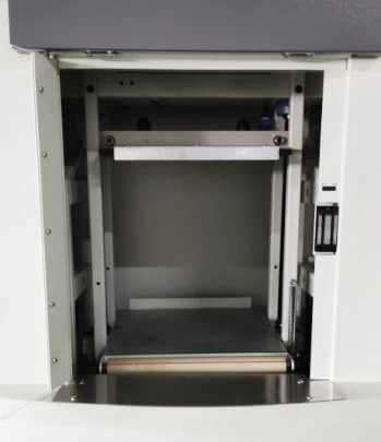 Automatic clamping paint shaker for high-speed hybrid