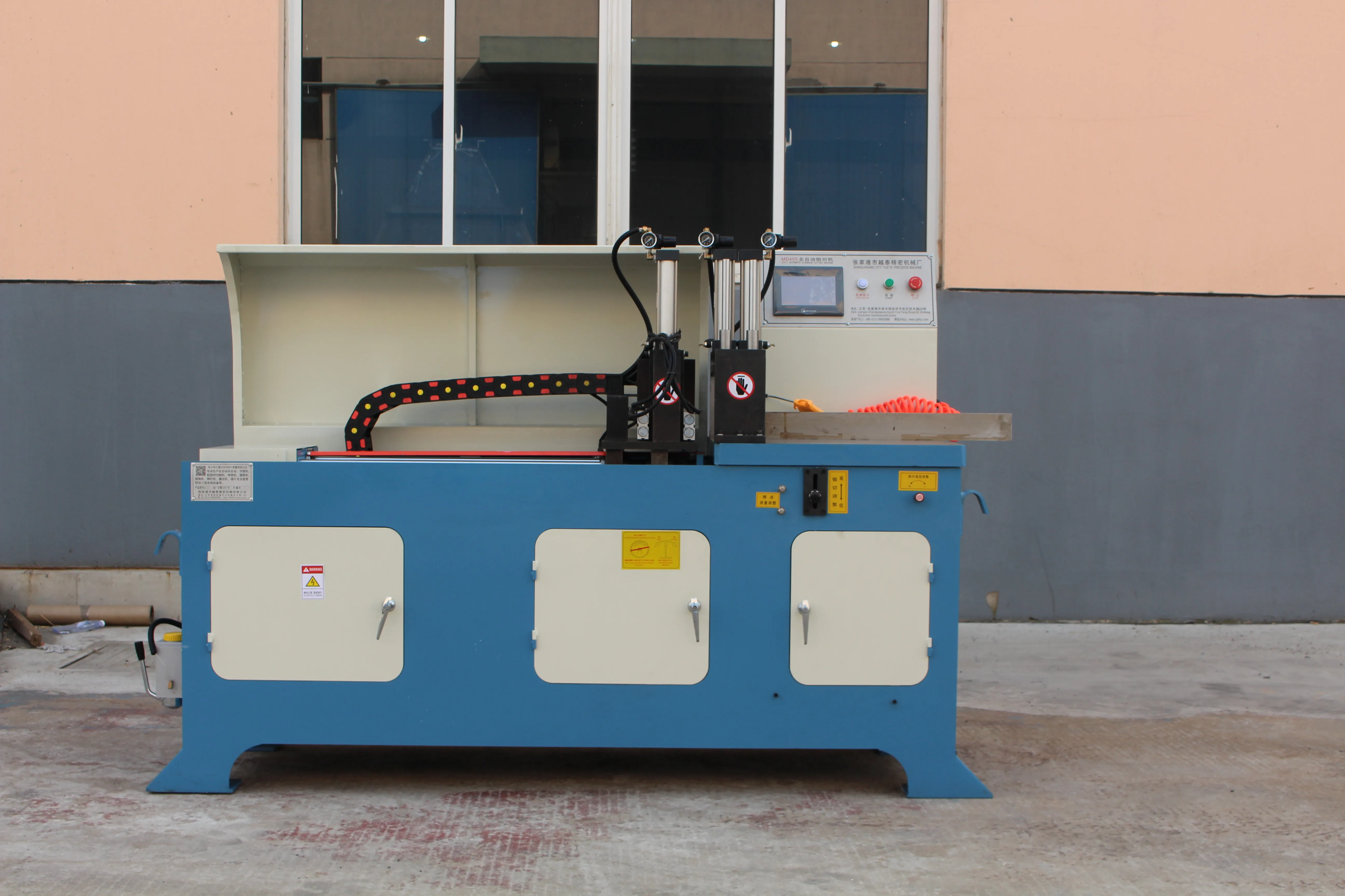 YT400 CNC Automatic aluminum profile cutting machine with cutting saw for window door