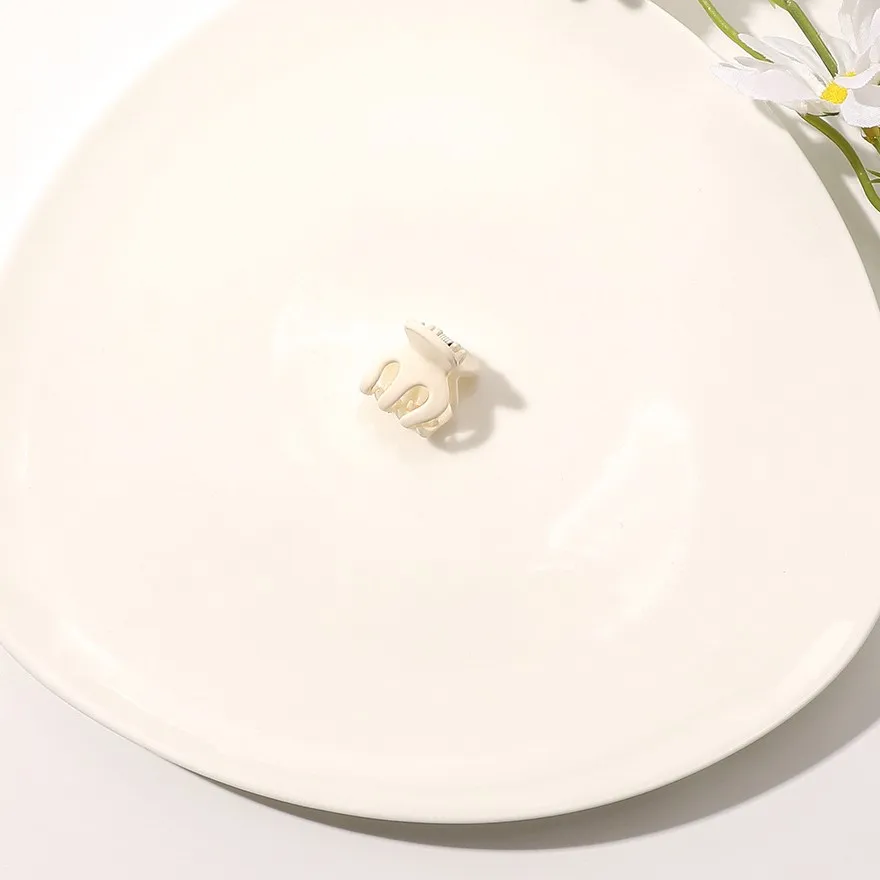 matte mini  2cm Hair Claws hollow small hair clip claw for girls and children