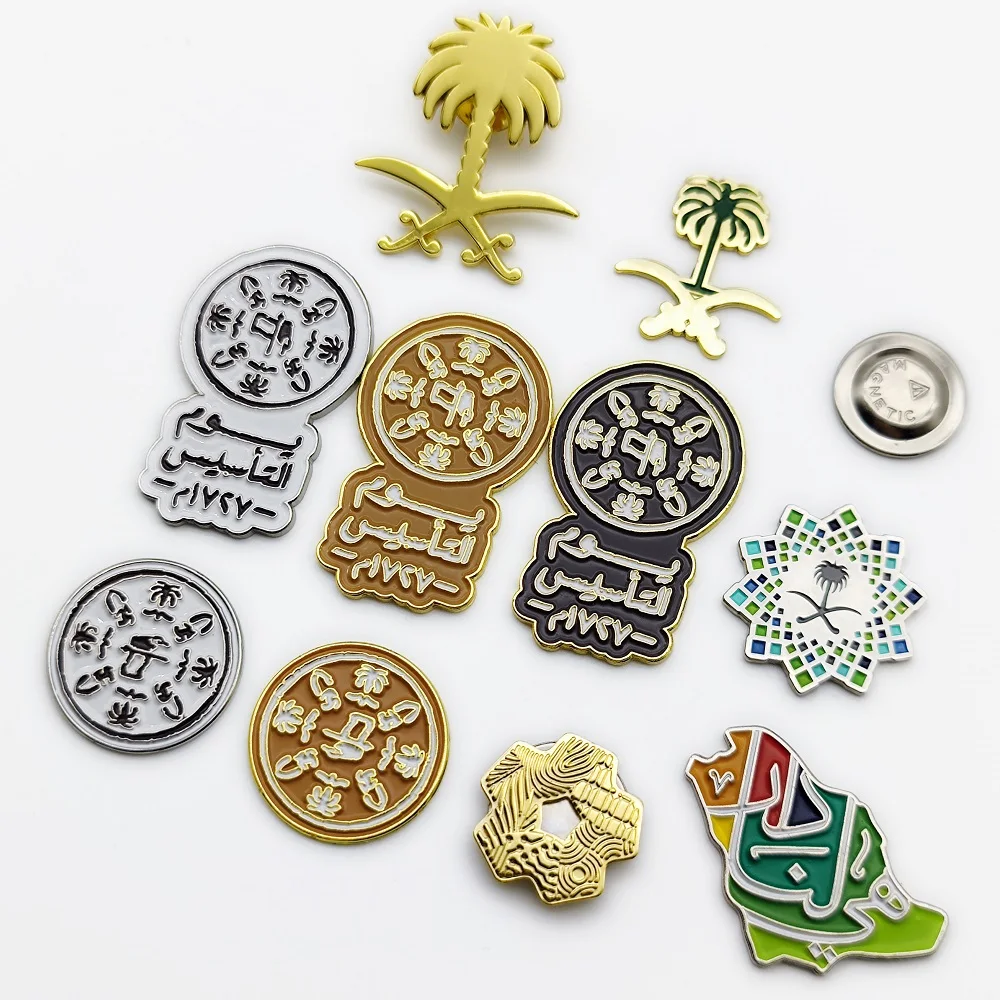 Custom Metal Badge Saudi Arabia National Day lapel pin Souvenir Saudi Map Gold Enamel Saudi Pins