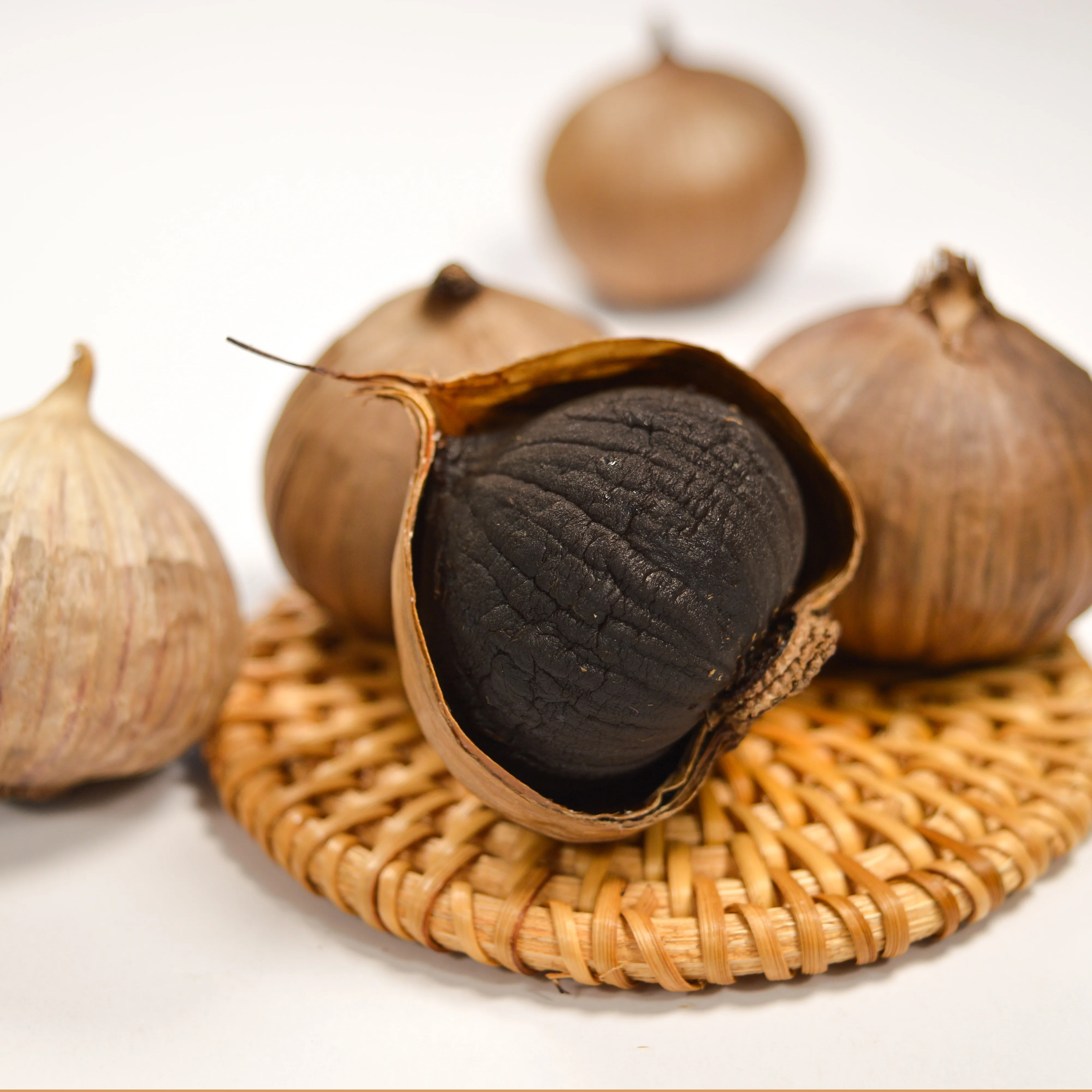 Black Garlic Cloves peeled black garlic Powder/Oil Black Garlic Cheap Price