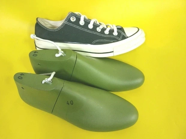 Men low canvas shoes plastic shoe lasts