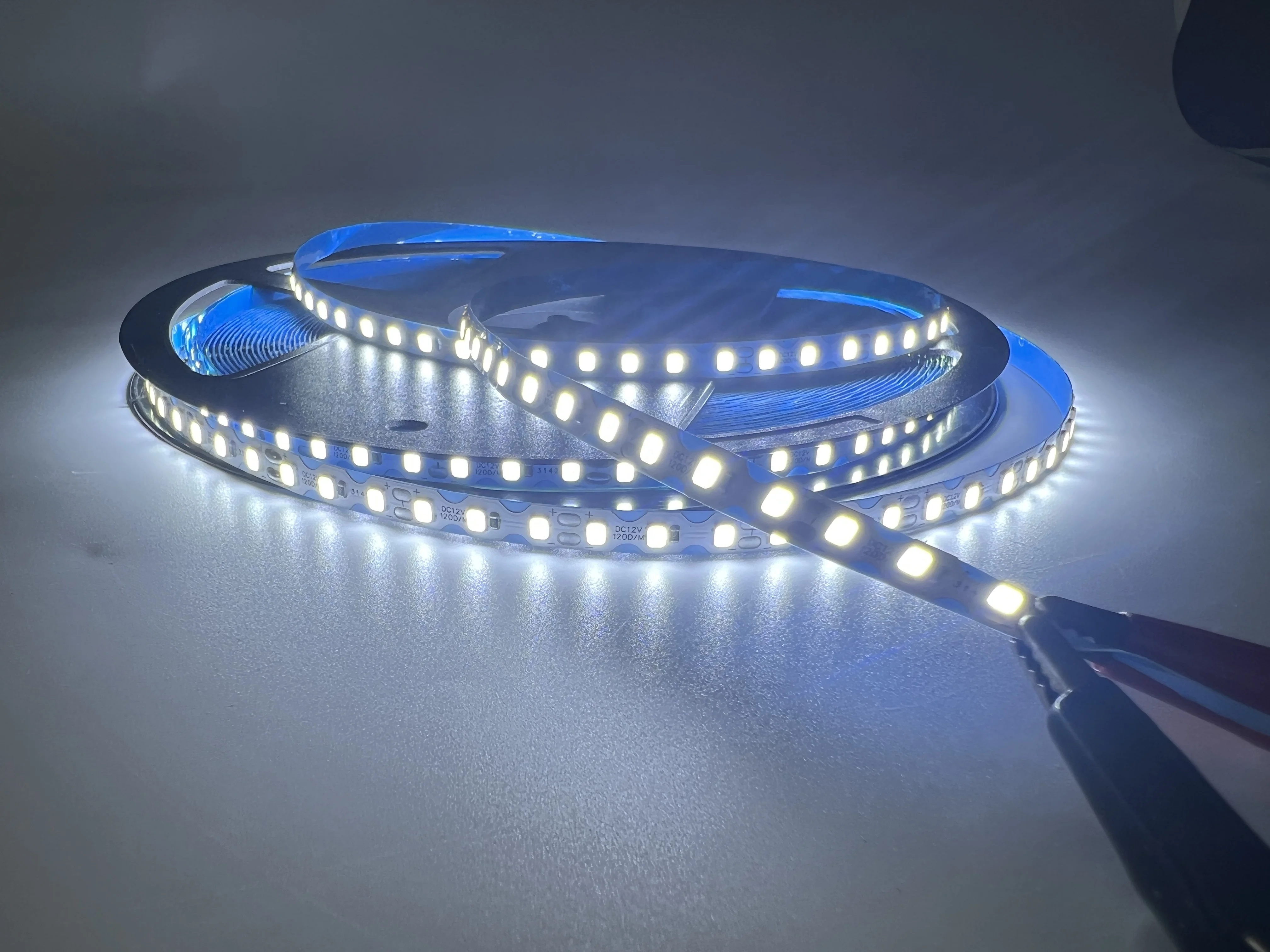 S-образный зигзаг Светодиодная лента 2835 Сгибаемая сенсорный выключатель для мини-освещения