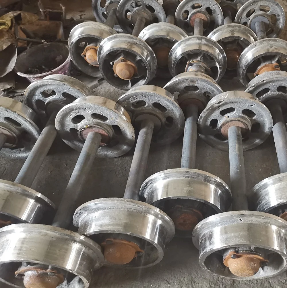 High Quality Plain Rolling Bearing Run And Turn Mining Cars Wheelset Iron Mine Cart Wheel Set For Sale