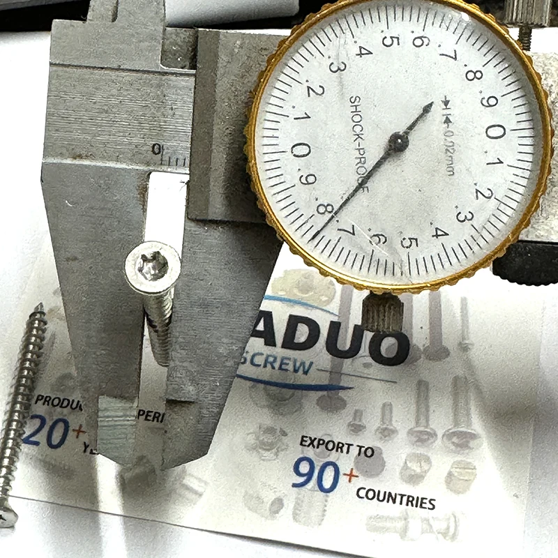 Custom Screws Bolts Manufacturer #6 #8  #10 Torx Flat Countersunk Head Pointed Tail Wood Self Tapping Torx Screws