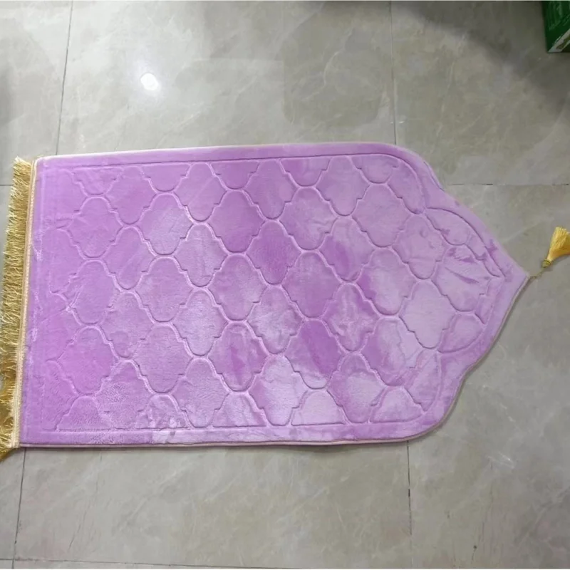 Китай дешевая цена ковер мусульманский фланелевый молитвенный коврик стильный и красивый