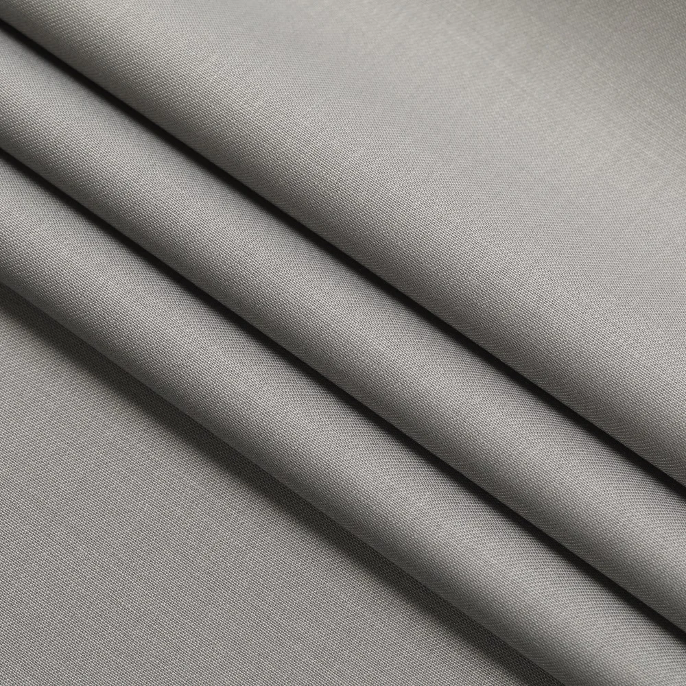 Tr White 85% Polyester 15% Rayon Woven Geotextile Soft Poplin Fabric with Plain Dyed Pattern for Frost Protection