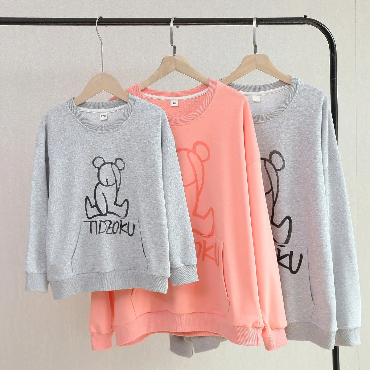 High quality knitted autumn pullover bear sweatshirt Mommy and me Pink color family matching outfits