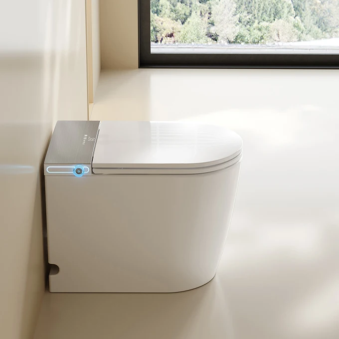 S024 High-End Hotel Bathroom Wc Remote Control Toilet with UV Light Automatic Flushing Electric Heated Toilet Bidet Smart Toilet