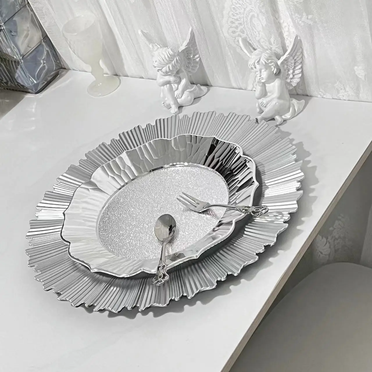 13 Inch Gold Plated Luxury Platter Wedding Under Plate Irregular Charger Plates