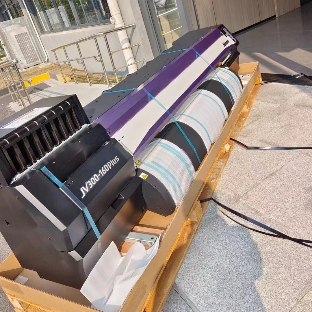 Рекомендуется нашим магазином оригинальный принтер Mimaki JV300-160plus эко-растворителей используйте чернила SB411 или BS4