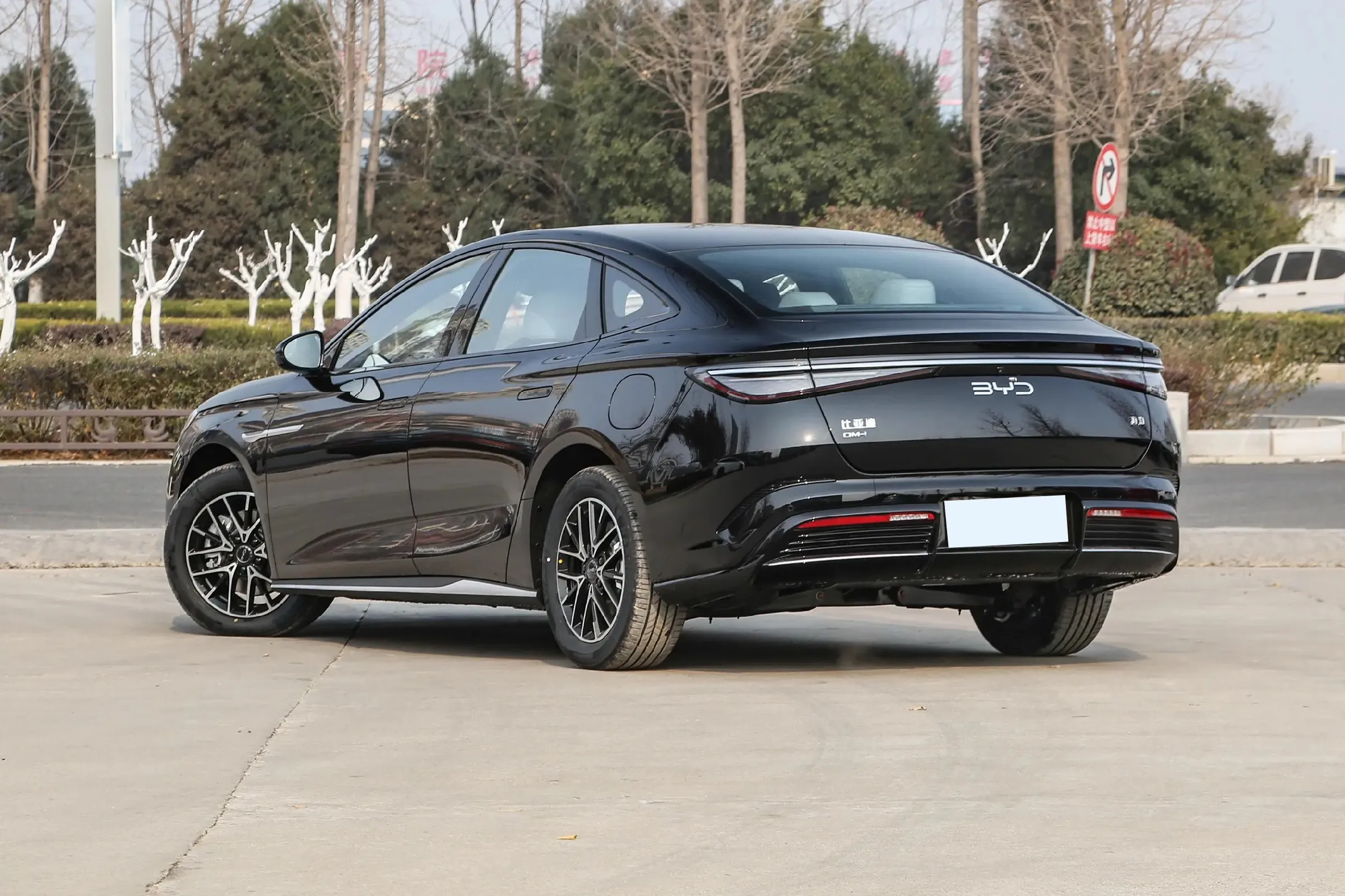 Buy Factory Directly Sale 2024 Hybrid Cars Byd Seal DM-i 4 Door 5 Seater Sedan Electric Vehicles For Adults