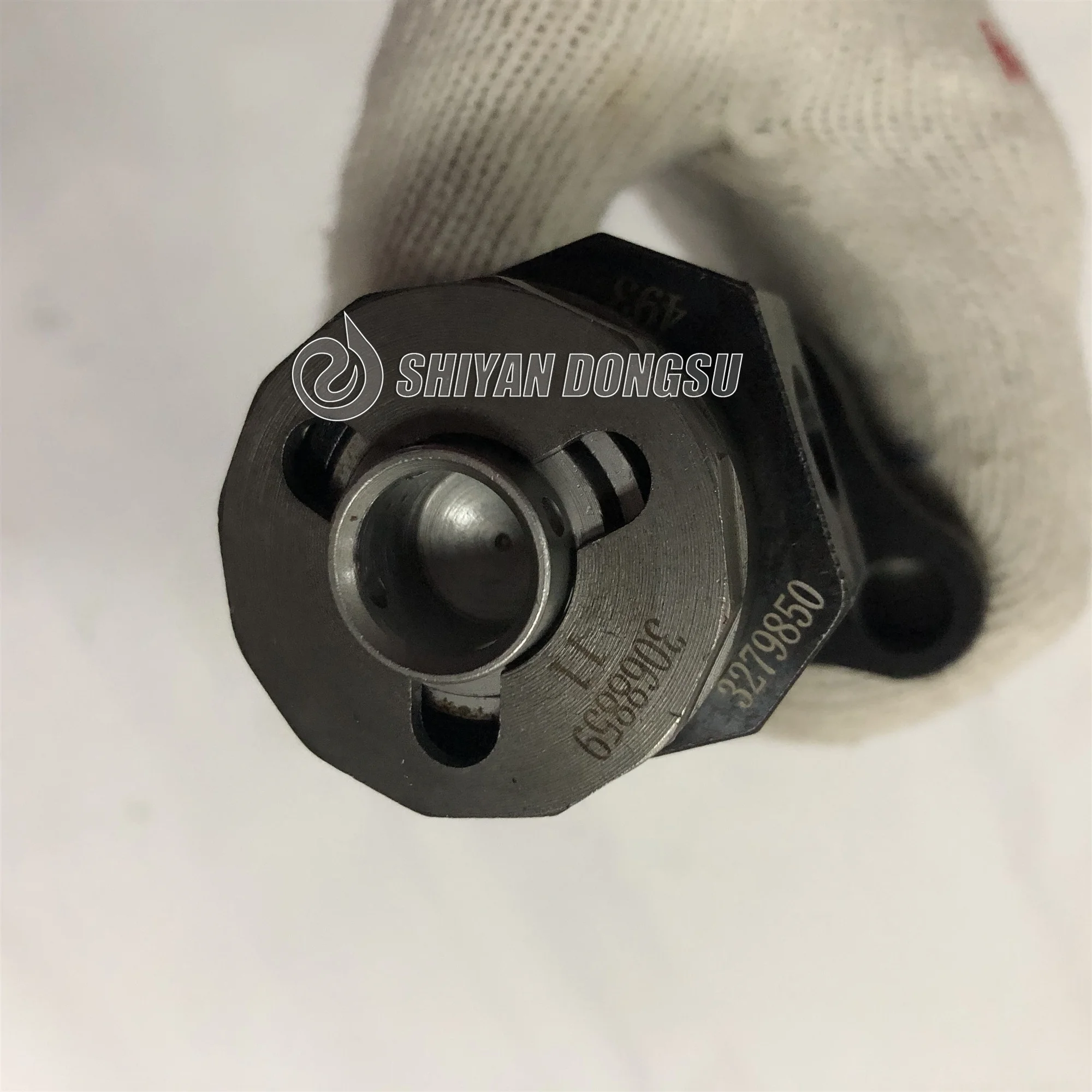 Original new CCEC KTA38M Marine diesel Engine Fuel Injector 3676984