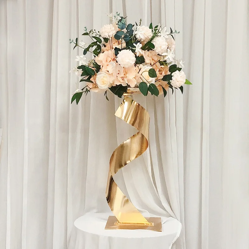 Ourwarm Luxury Geometric Gold Tall Frame Table Wed Flower Stand Mesa De Centro Metal Vases for Wedding Table