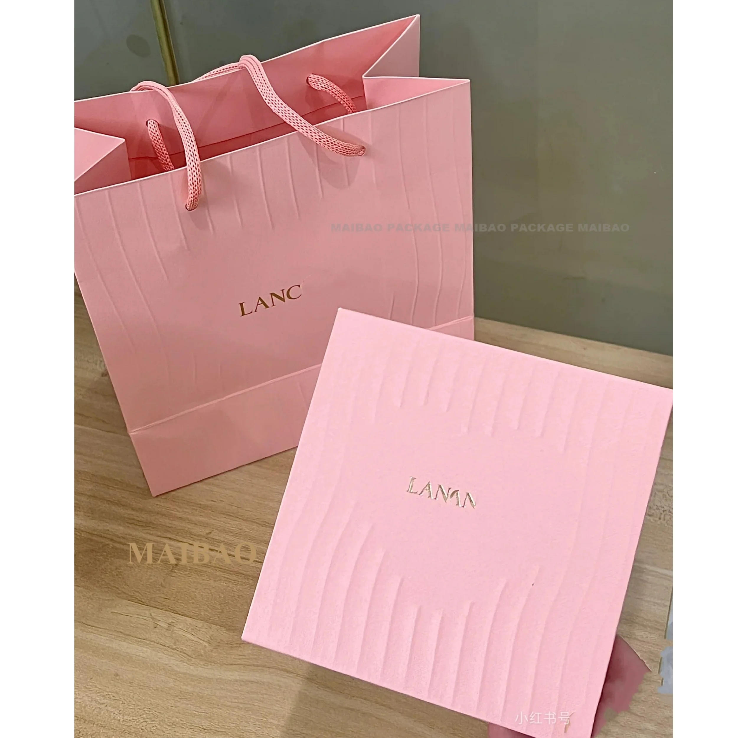 High Quality Logo Printing Customised Luxury Carry Paper Gift Packaging Bag Thank You White Blue Shopping Bags For Boutique