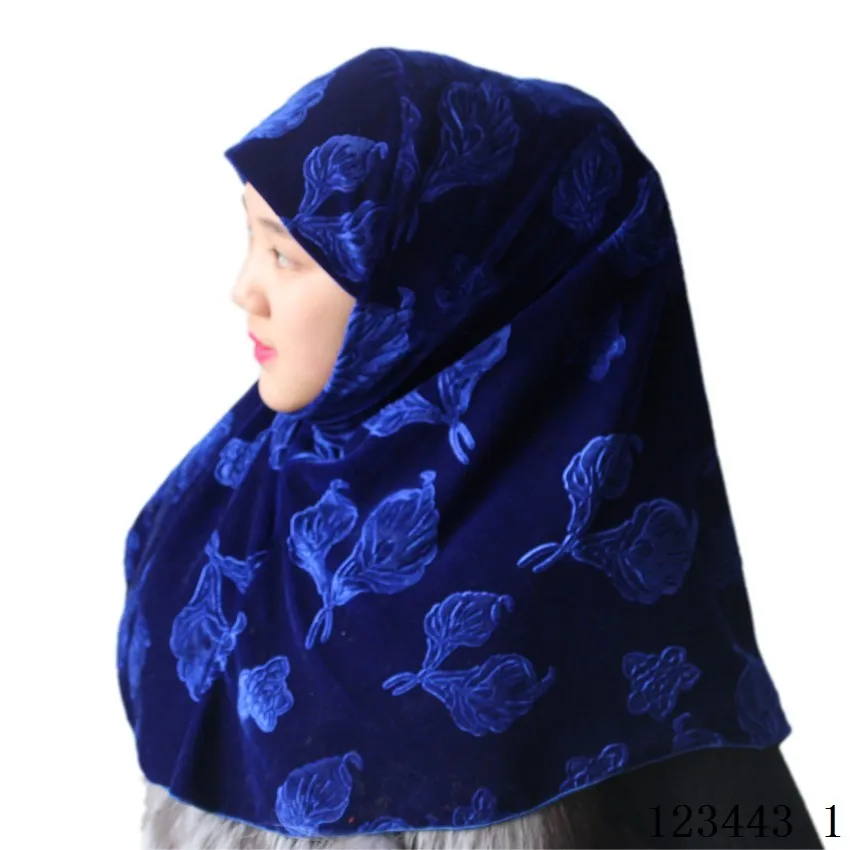 
2021 Hot Sale Muslim Ladies Jacquard Scarf Fashion High Quality High Quality Hijab 18 Colors 80*(60-80) cm 