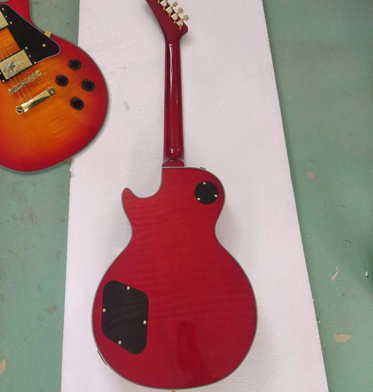 Известная гитара производство Китай 6-струнная Электрогитара лидер продаж красная электрогитара