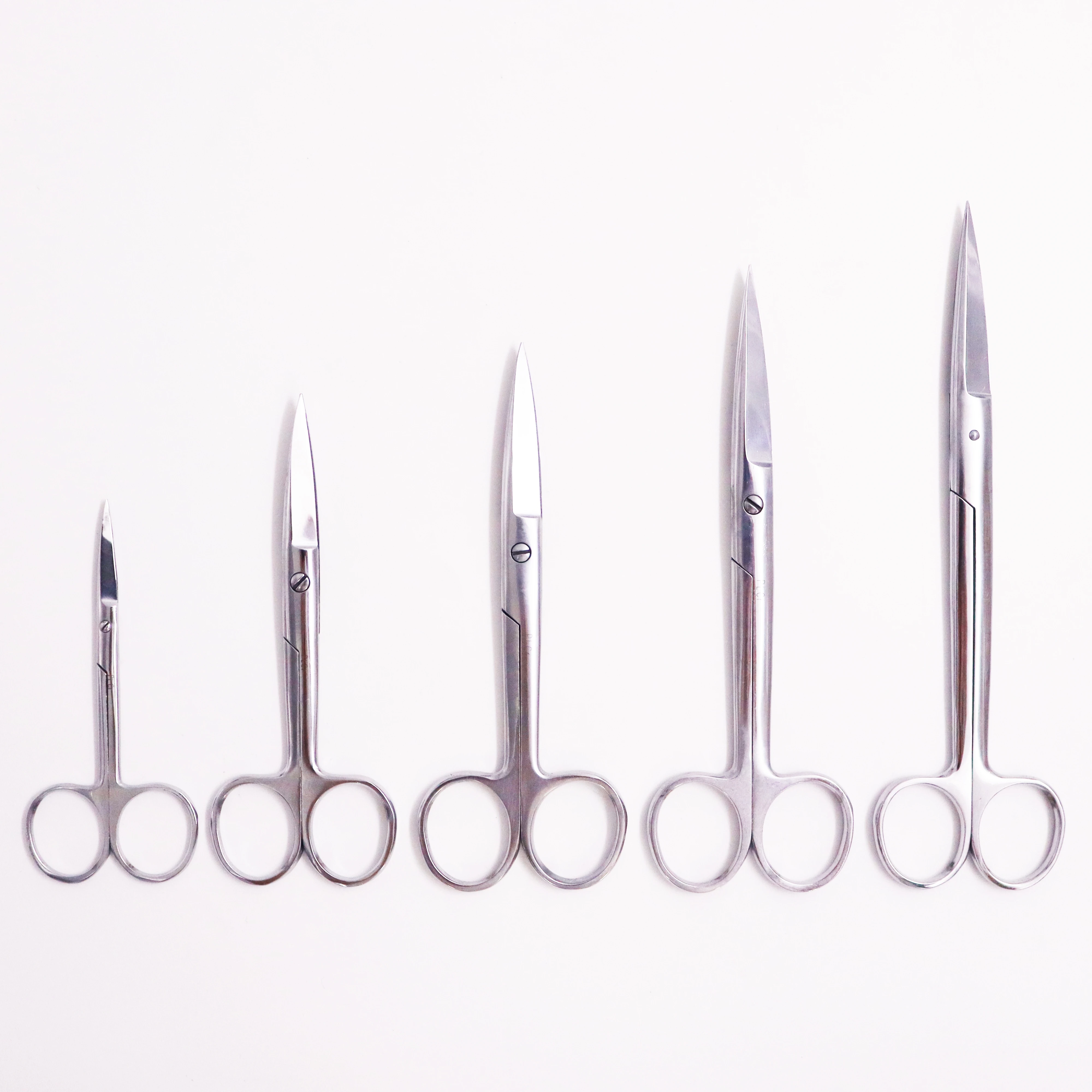 Hot Selling Quality Medical Surgical Scissors General Surgical Scissor (Curved Tip)