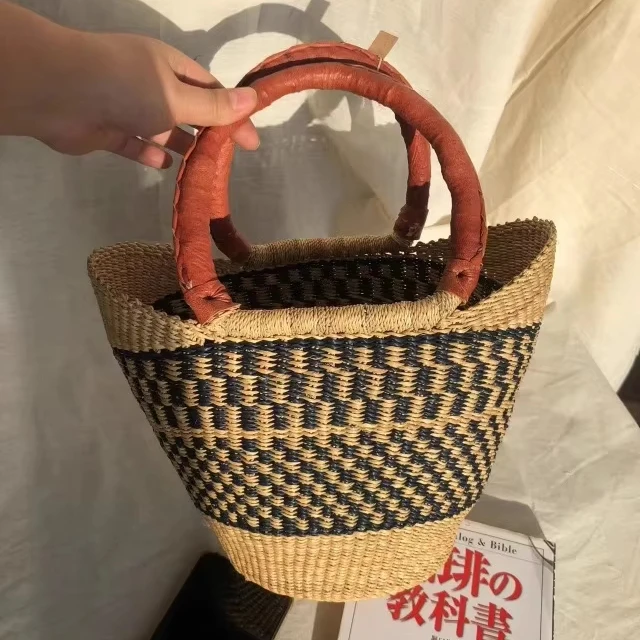 Wholesale Handmade Decorative Woven Straw Water Hyacinth Seagrass Bolga Wicker Baskets Storage with Handle Handicrafts
