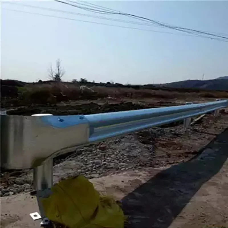 New products easy to install highway guardrails for rapid deployment construction guardrail