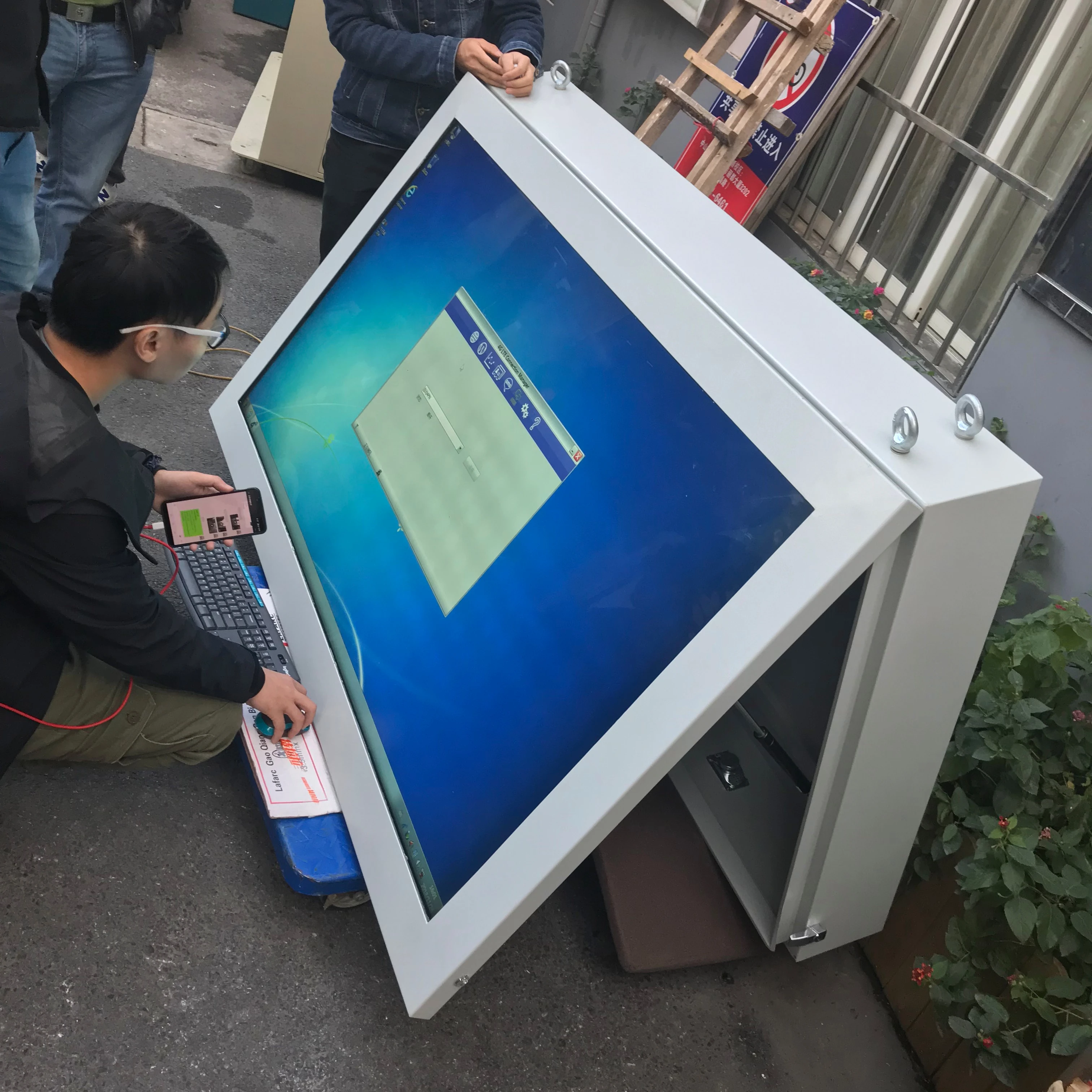 wall mounted monitor for outdoor and indoor advertising use digital display better than LED screen video wall