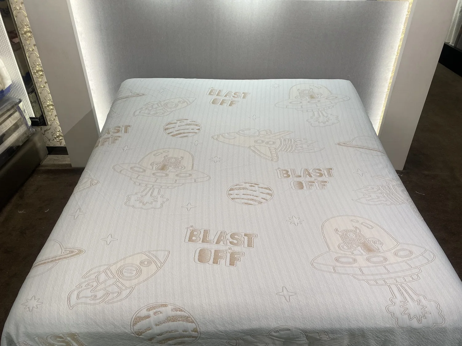 Домашняя текстильная трикотажная полиэфирная жаккардовая Удобная Водонепроницаемая эластичная матрасная ткань