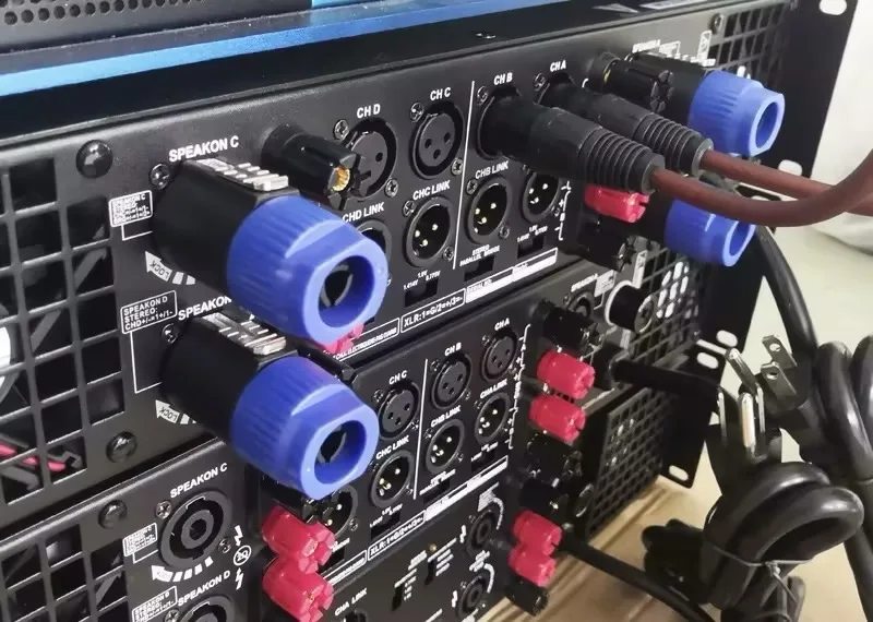Professional 4 Pole Plug Twist Lock Speakon Speaker XLR Cannon Adapter Connectors