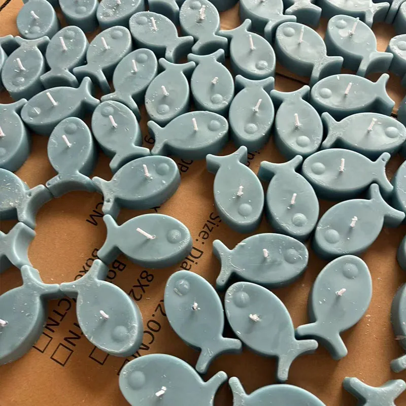 New design minnow shape high quality paraffin wax and soy wax mixed candles burning smokeless scented  candles