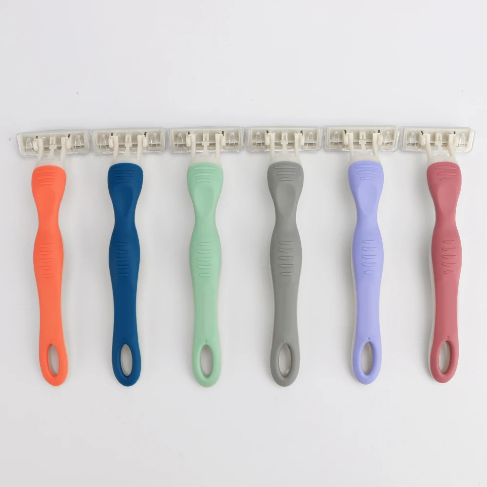 Triple Stainless Steel Blade Pivoting Head with Lubricating Strip Disposable Shaving razor