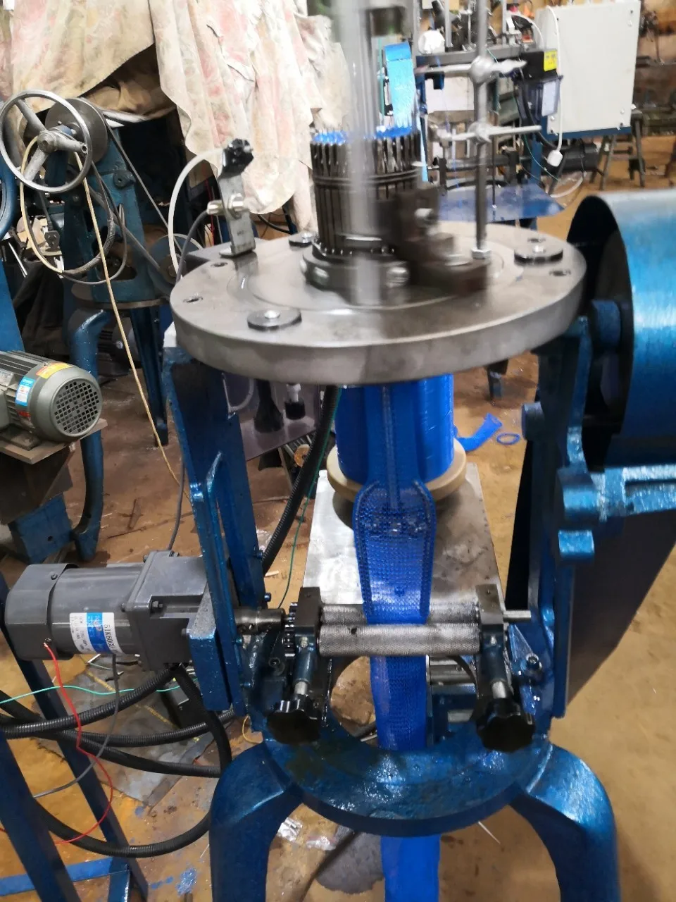 automobile engine shock absorption wire mesh Knitting Machine crochet machine