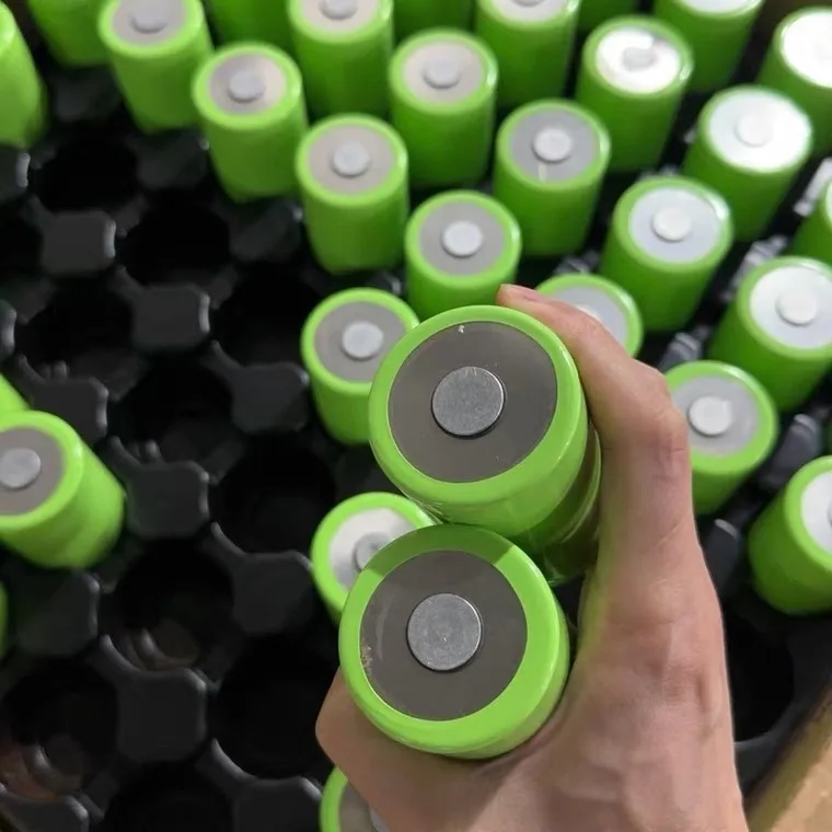 Перезаряжаемая литиевая батарея 3 2 В 7 4680 byd 15Ah ячеек lifepo4 batter