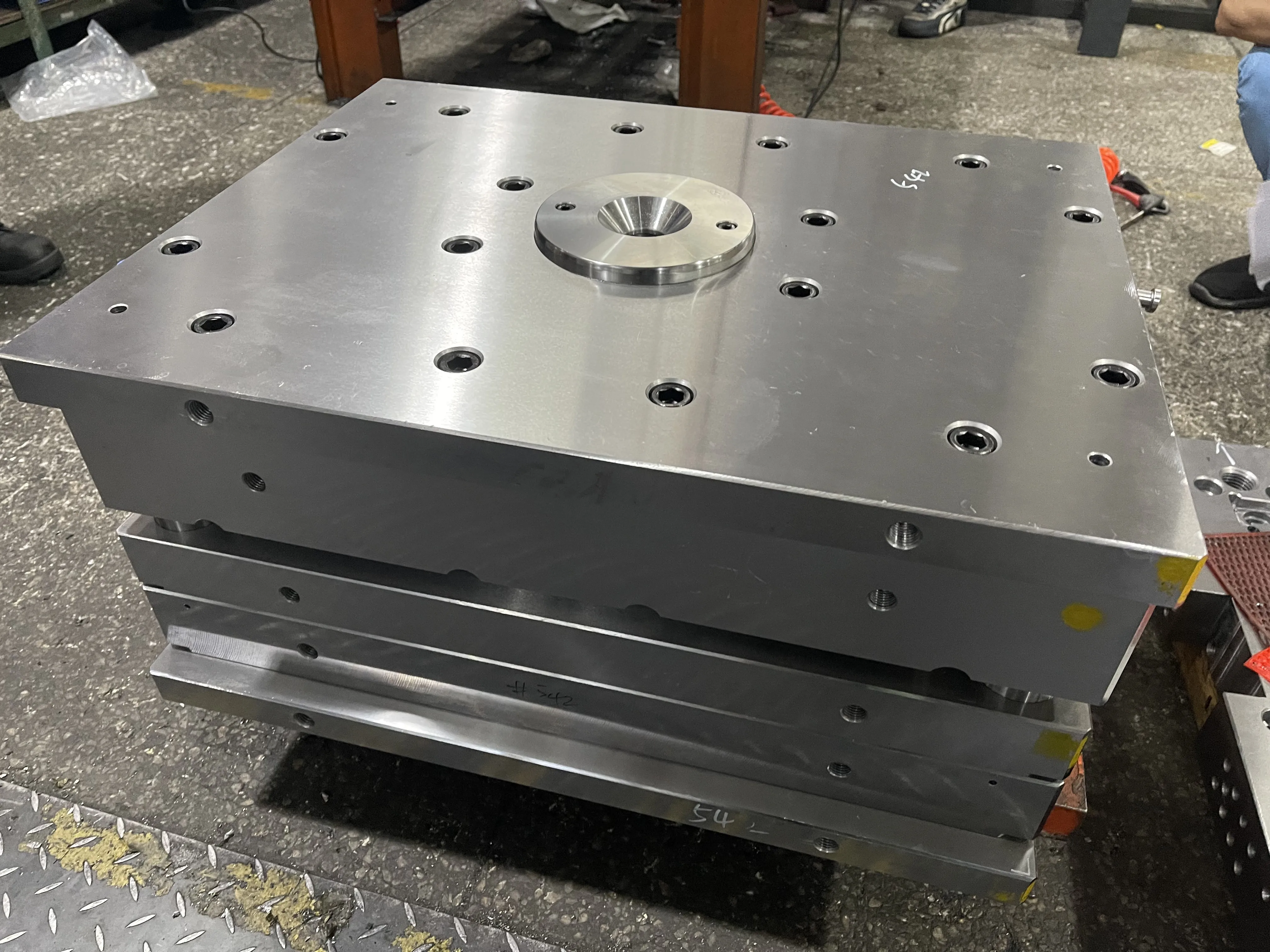 Professional YASDA OKUMA CNC Mold Base Multicavity Bottlecap Medical Products Plastic Injection Molding  Mould Base