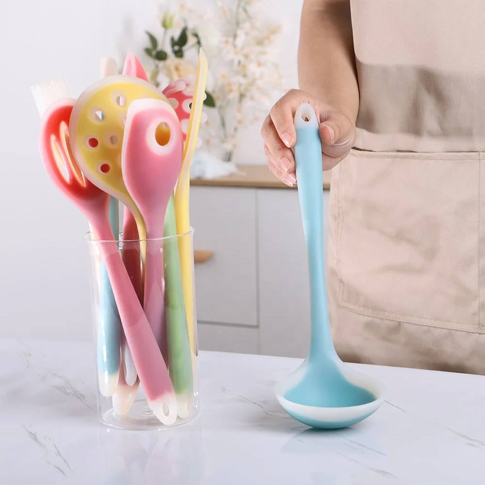 Translucent Kitchen Silicone Soup Ladle Kitchen Utensil Silicone Ladle with Nylon Core